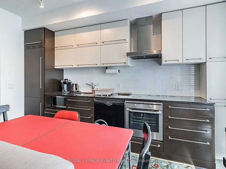 770 Bay St #2509 — Photo 12