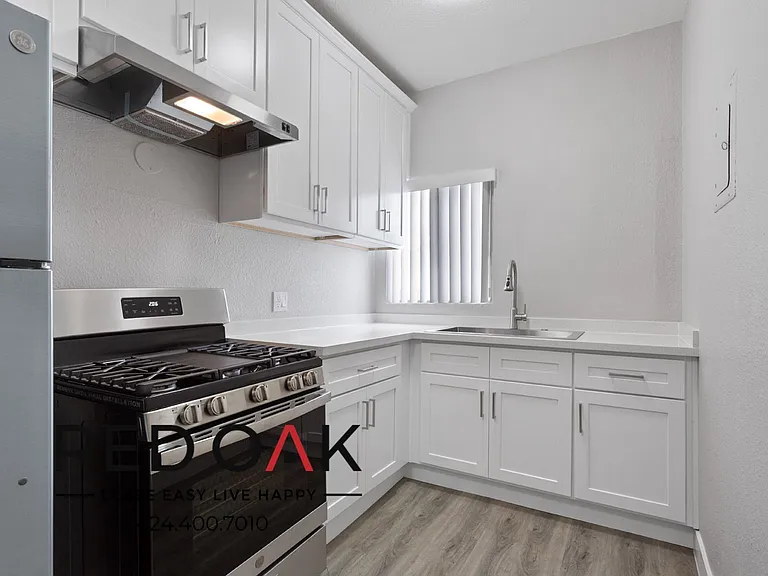 479 E 49th St #481-1/4 — Photo 7
