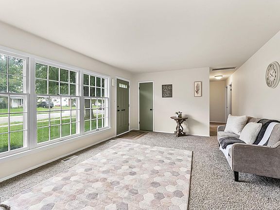 5th image of 7520 Kingsway Dr