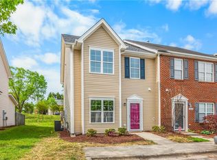 1633 Olivers Crossing Cir, Winston Salem, NC 27127
