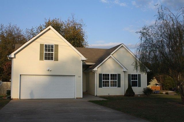 1st image of 385 Woodtrace Dr