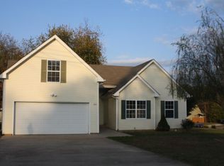 385 Woodtrace Dr, Clarksville, TN 37042