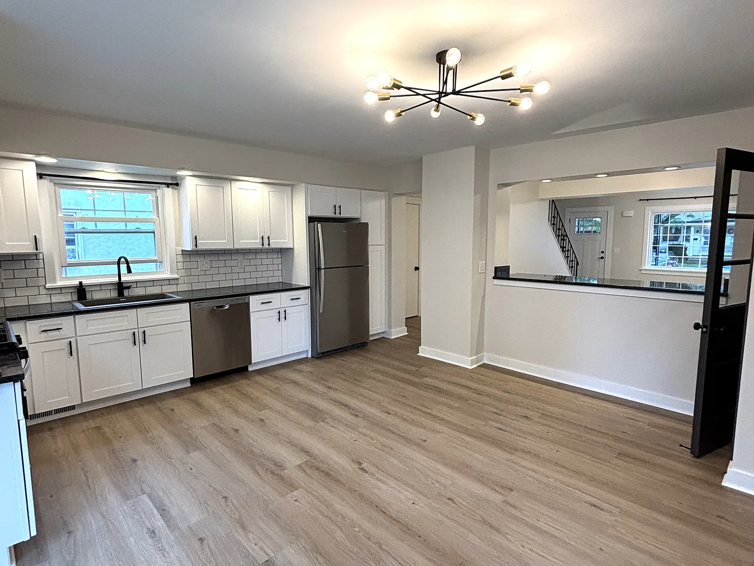 3 bed, 1600 sqft, $2,095 — Photo 2