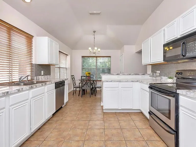 7817 Orland Park Cir — Photo 29