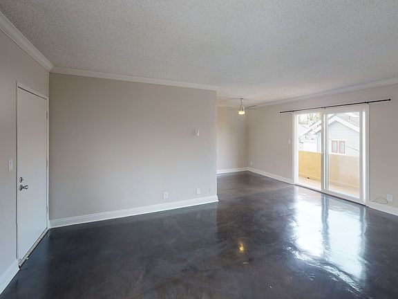 3rd image of 27 Westminster Ave #584506a56