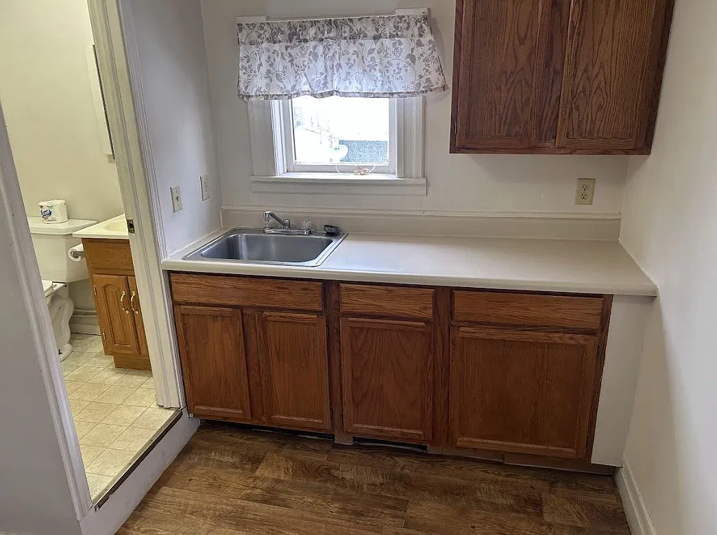 Studio, $650 — Photo 2