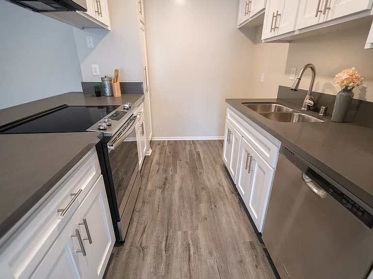 2039 North Las Palmas Ave — Photo 43