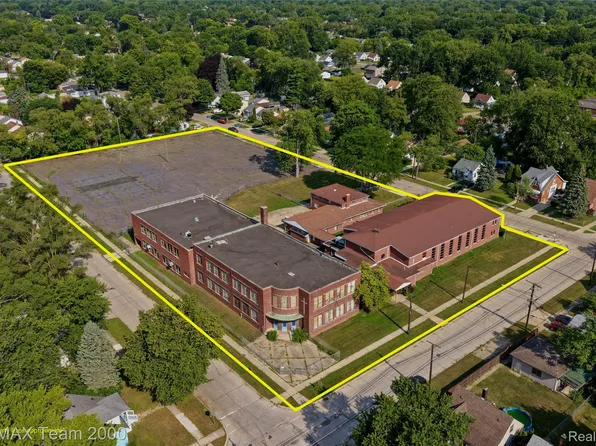 26123 McDonald St, Dearborn Heights, MI 48125