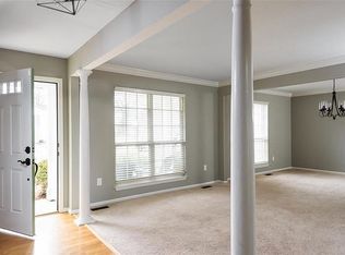 16279 Windfall Ridge Dr, Chesterfield, MO 63005