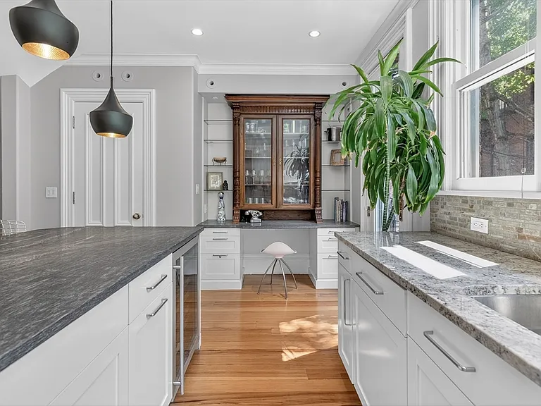 48 Appleton St — Photo 4