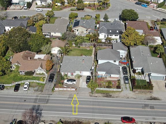 5th image of 4675 Portola Dr