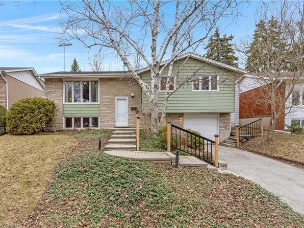 390 Tamarack Dr, Waterloo, ON N2L 4G6