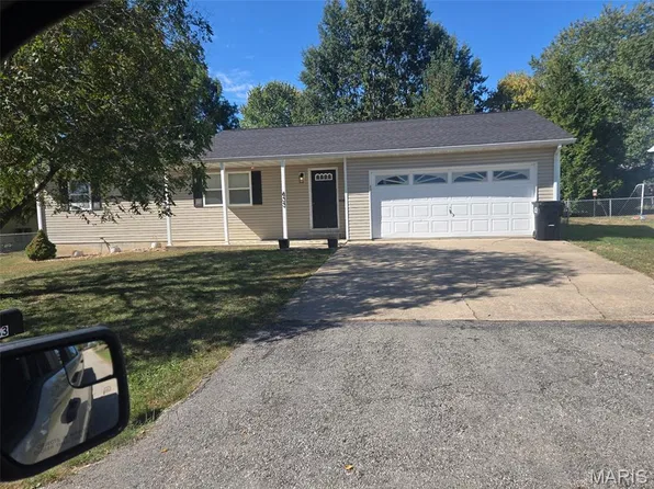 633 Saint Dennis St, Saint James, MO 65559