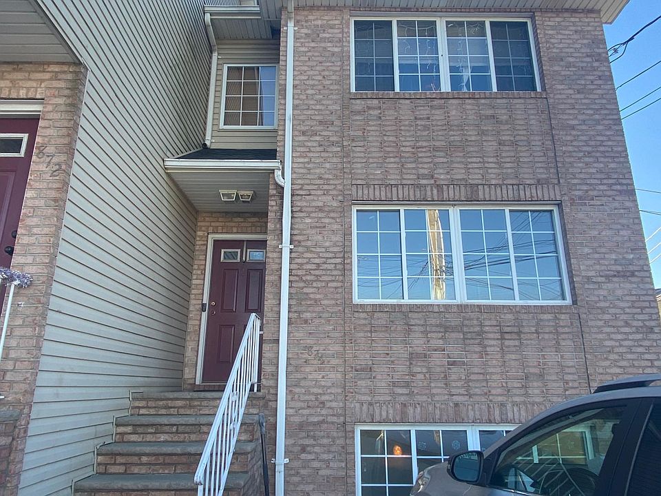 1st image of 874 Rockland Ave #1