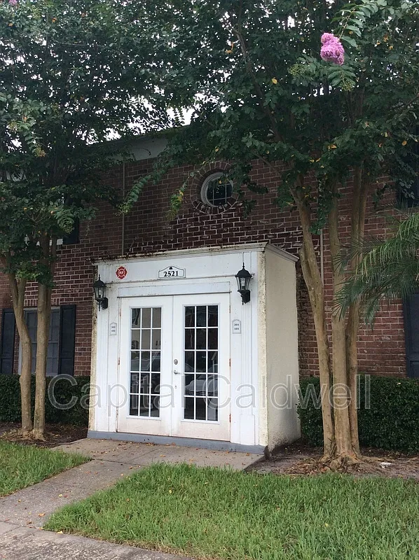 1 bed, 1.0 bath, 644 sqft, $1,275 — Photo 2