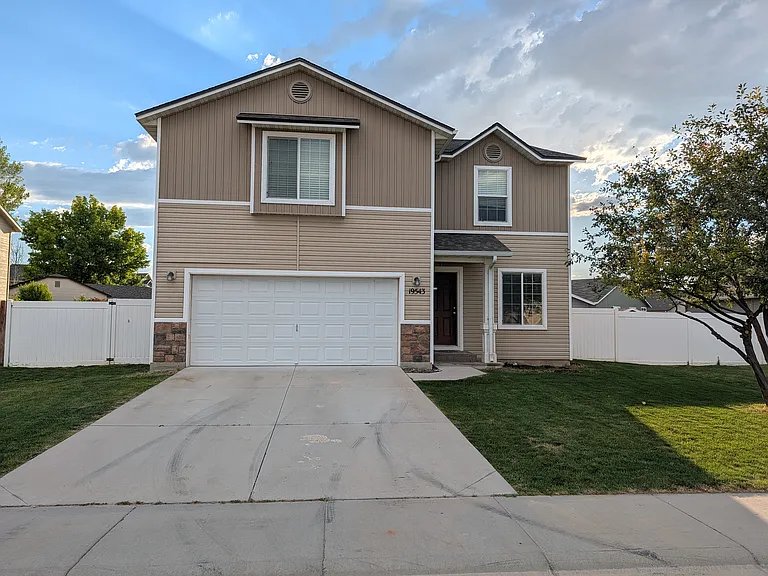 19543 Susquehanna Way — Photo 1