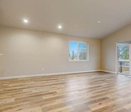 5th image of 18113 NE 48th Ct Lot 85
