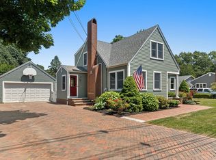 28 Emery St, Merrimac, MA 01860