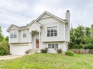 533 SE Steeple Ln, Blue Springs, MO 64014
