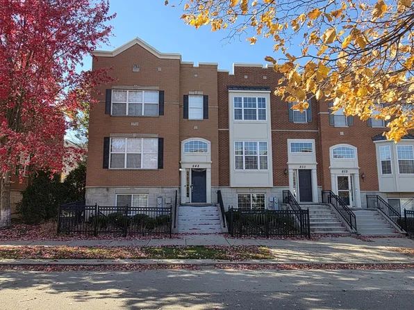 848 Station Blvd, Aurora, IL 60504