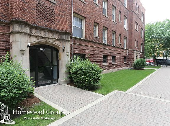 2nd image of 3265 W Wrightwood Ave #Studio