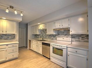 4101 E Park Ln, Decatur, IL 62521