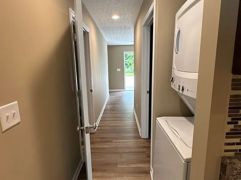 517 Weaver St #1 — Photo 6