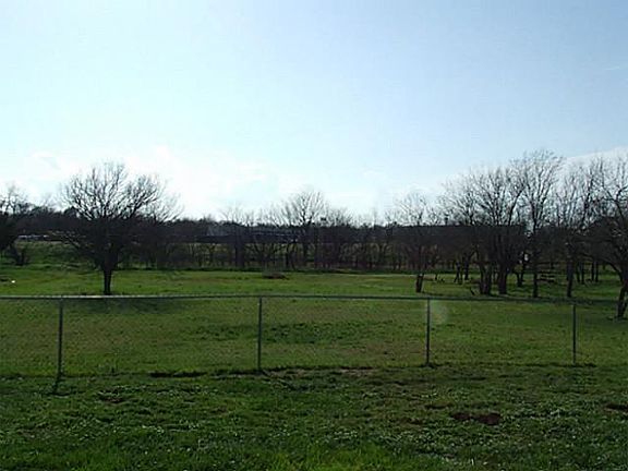 2nd image of 132 Chambers Creek Cir