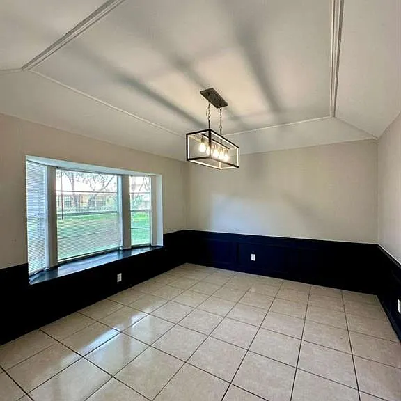 900 E Dallas Ave #17 — Photo 7