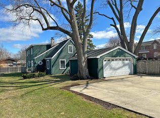 21688 W Highland Dr, Lake Zurich, IL 60047