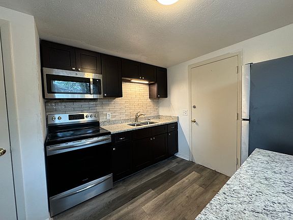 4th image of 9314 Eastfield Rd #9318