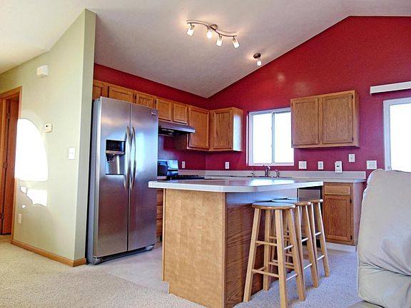 5th image of 9944 Young Ave NE