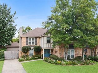 8 Grand Canyon Dr, New Orleans, LA 70131