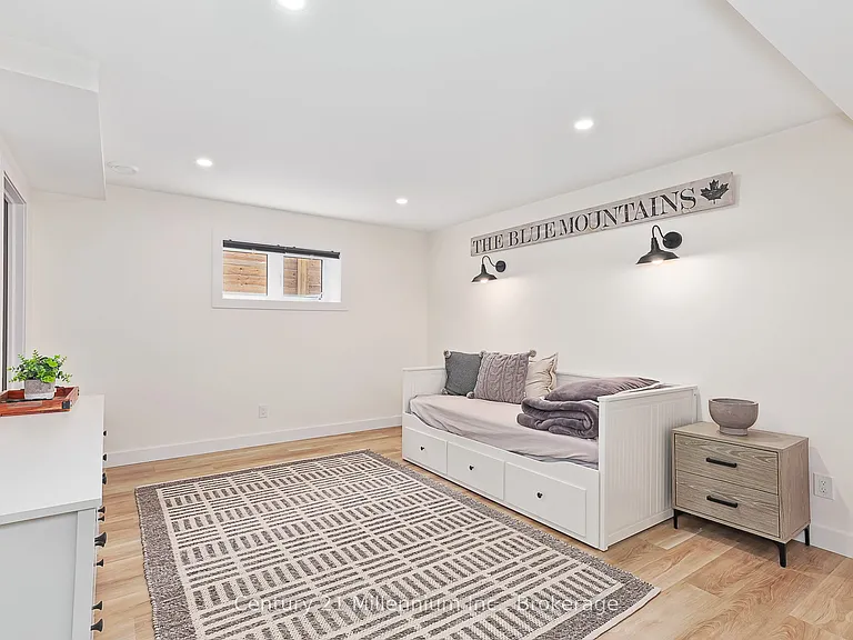 160 Sycamore St — Photo 31
