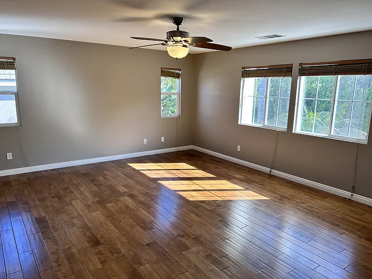 363 Circulo Coronado — Photo 10