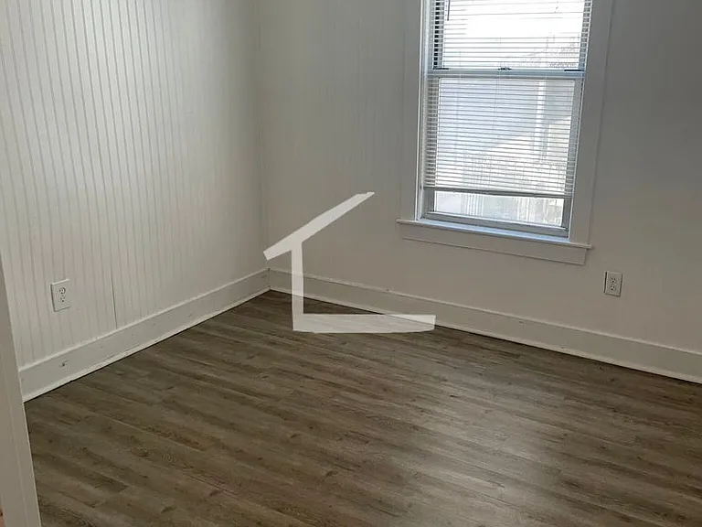 875 E 2nd St #2A — Photo 4