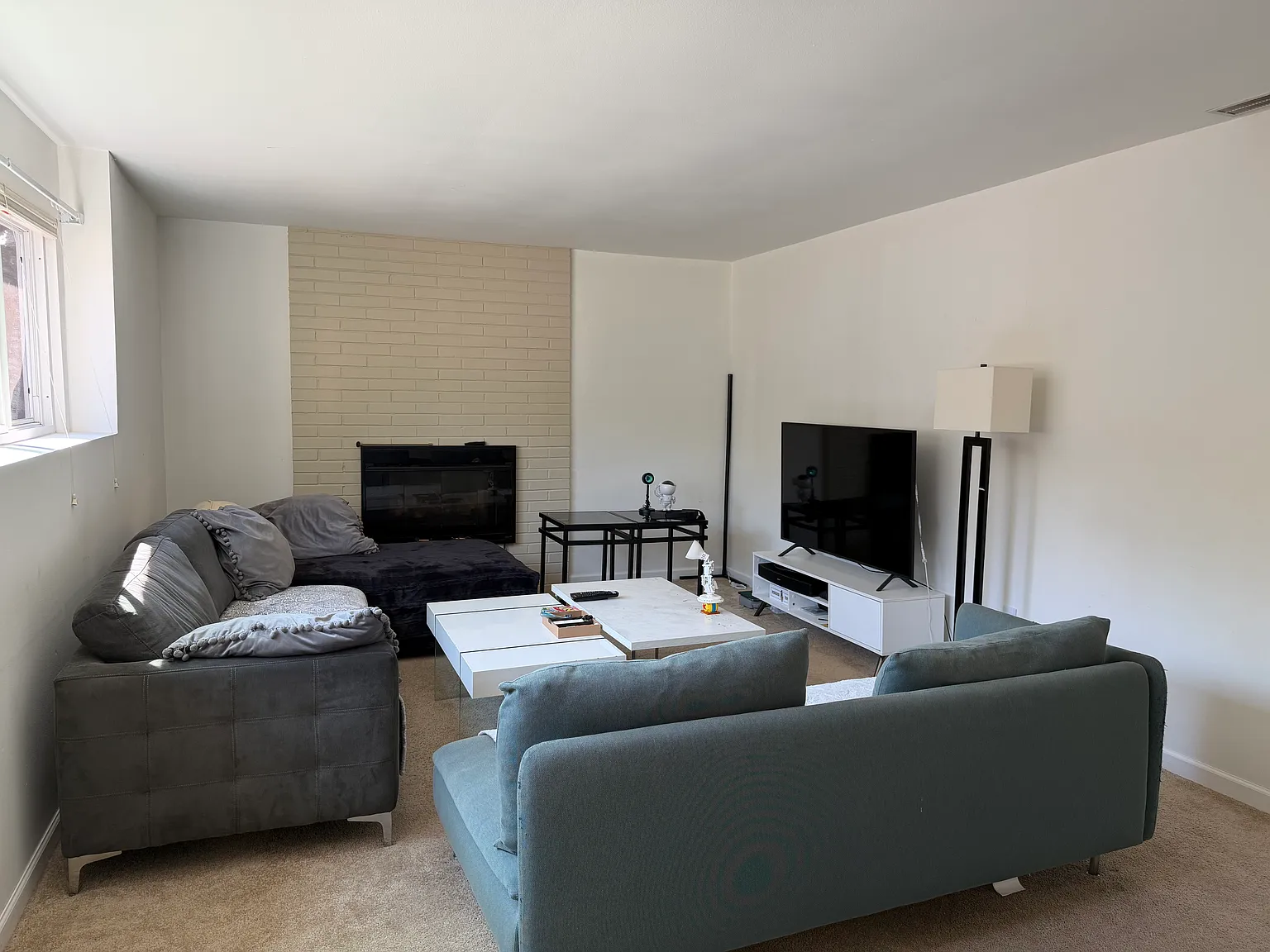 2 bed, 1300 sqft, $2,460 — Photo 2
