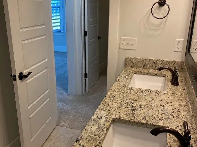 250 Oak Park St — Photo 17