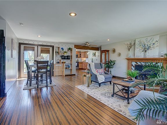 4th image of 21246 31st Ave S