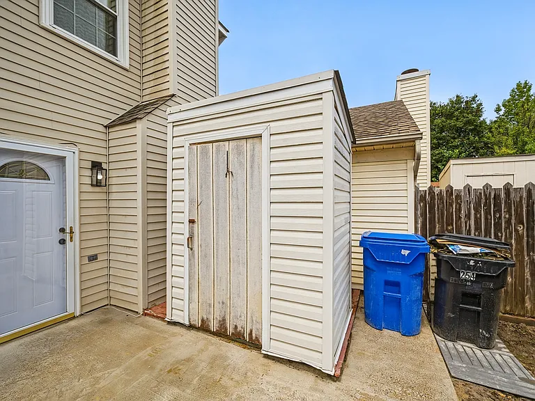254 Weller Blvd — Photo 32
