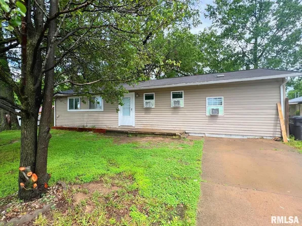 305 S Wall St, Carbondale, IL 62901