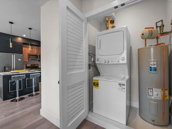 2021 Jones Road image 11 of 12