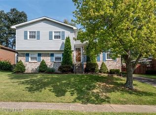 10211 Saint Rene Rd, Jeffersontown, KY 40299