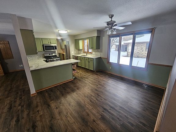 5th image of 903 Salem St #903