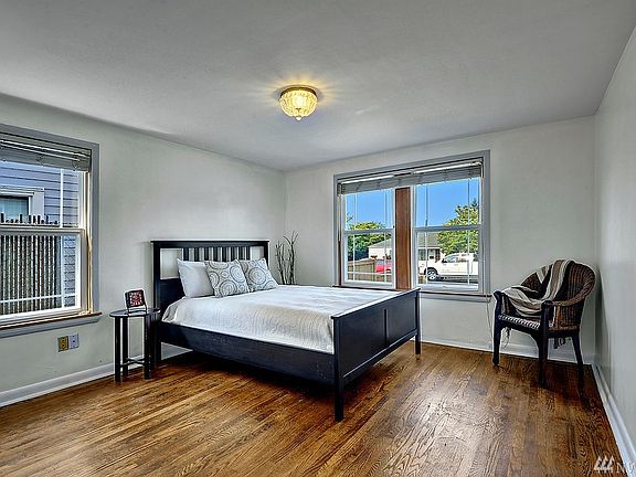 4th image of 2465 S 121st St