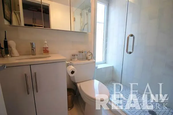 Rented by REAL New York | media 37