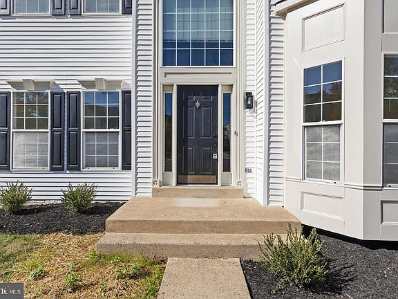 2nd image of 9 Tudor Ct