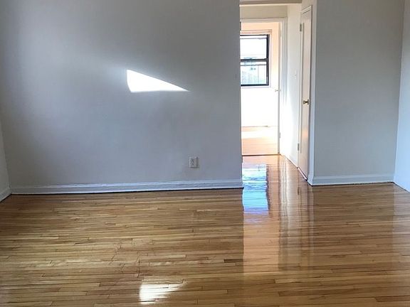 4th image of 21933 Hillside Ave #3C