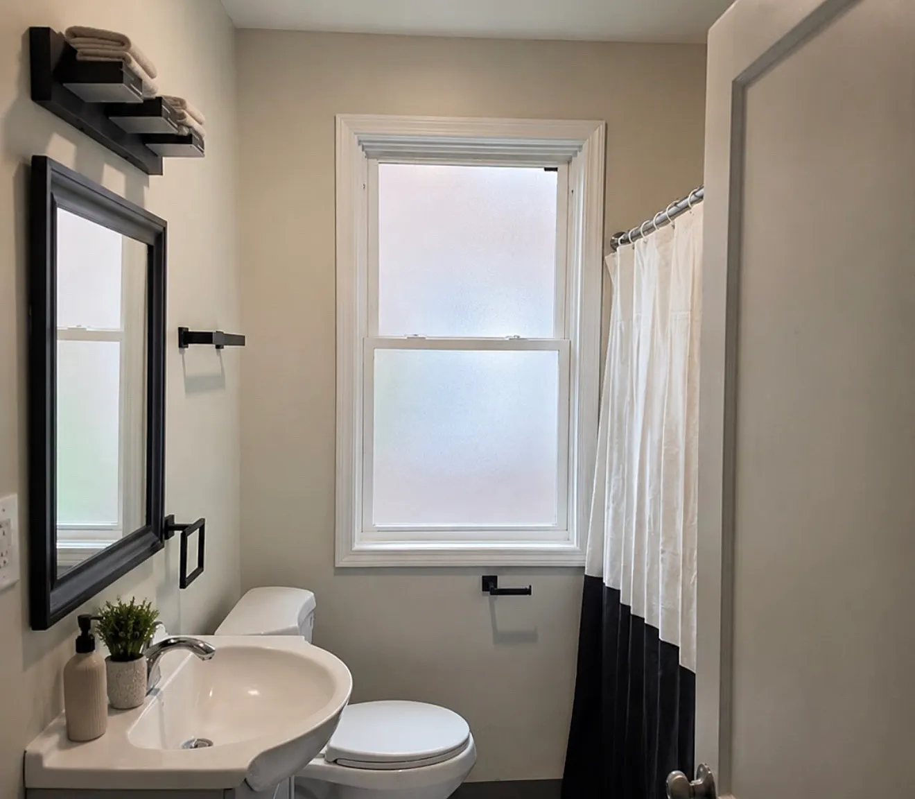 2 bed, $1,800 — Photo 4