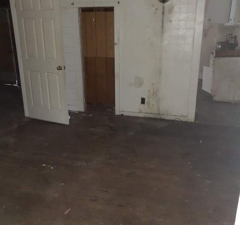 2nd image of 1550 Ruth St